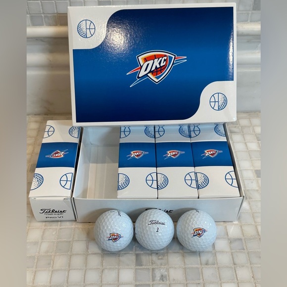 New OKC Thunder Titleist Pro V1 Golf Balls Dozen - Picture 1 of 6